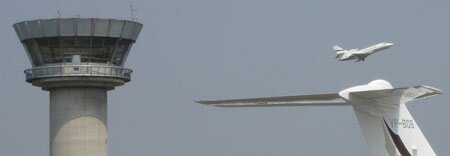 Décollage d'un Falcon 50 de l'aéroport de Paris le Bourget en 2010