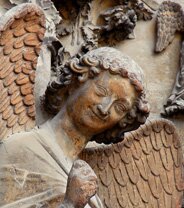 La Champagne - Cathédrale de Reims - l'ange au sourire : excursion VIP en hélicoptère au départ de Paris.