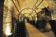 Vol VIP en hélicoptère au départ de Paris : Les caves de Champagne