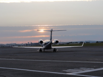 Bombardier learjet 45 take off, avion jet privé
